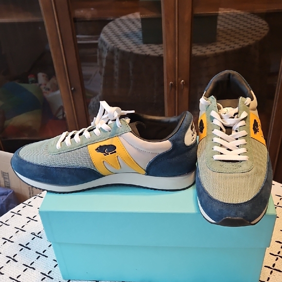 Karhu Albatross 82 Reflecting Pond and Daylily Color - Picture 1 of 15